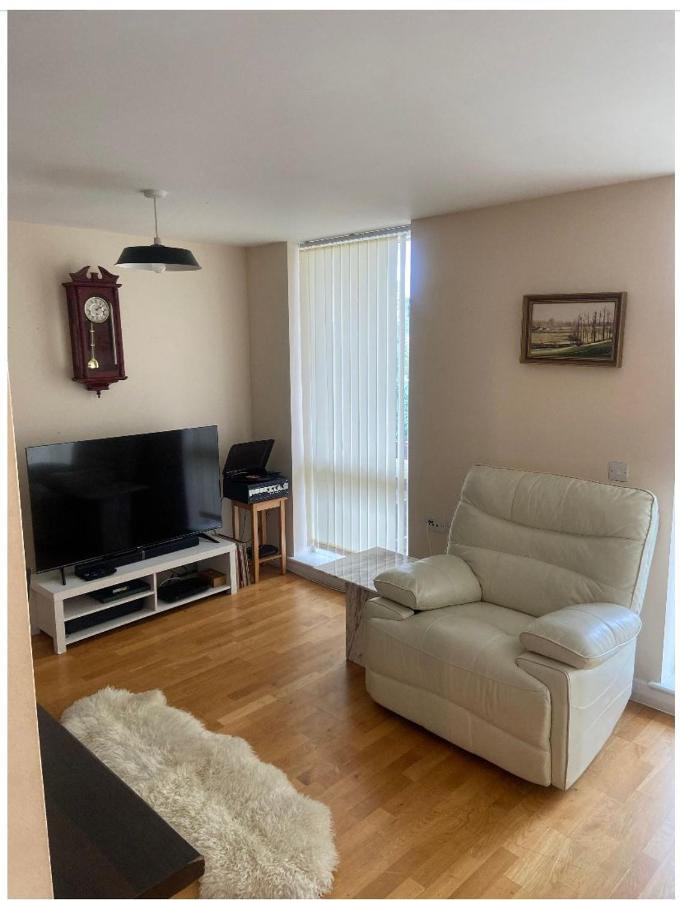 לונדון Lovely 2Br Apartment W/ City View מראה חיצוני תמונה